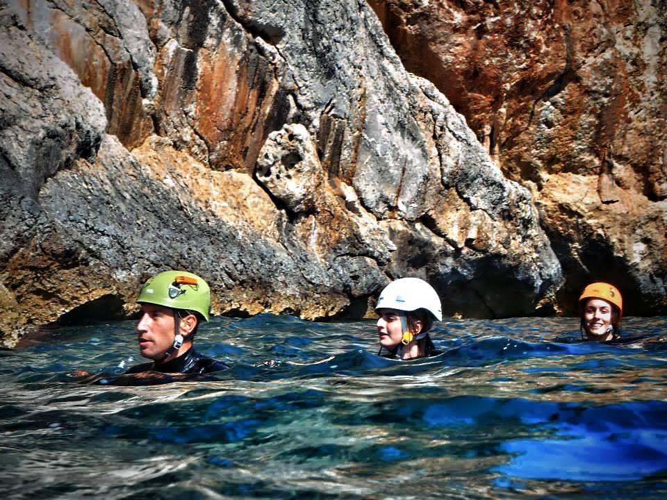 Mallorca Cliff jumping and Coasteering